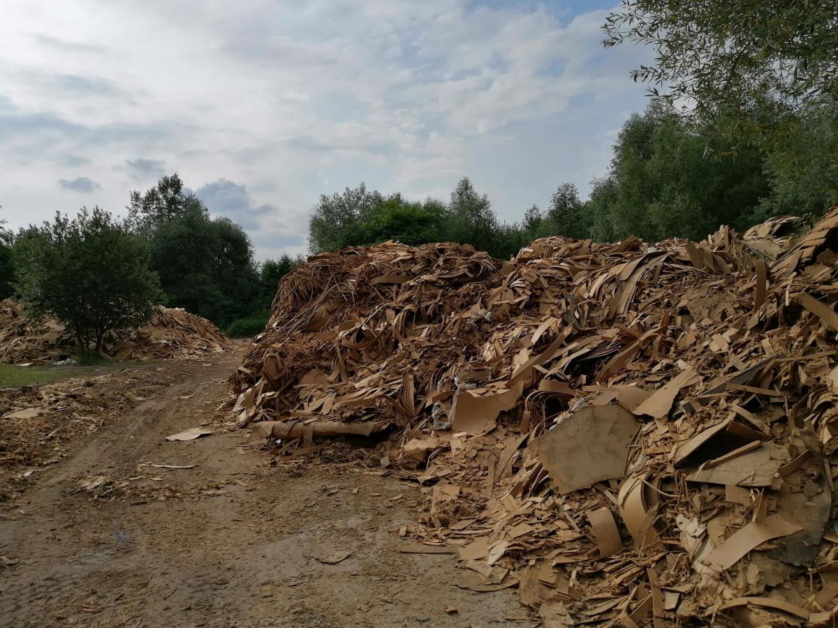 Nielegalne składowisko odpadów czy chwilowa „przechowalnia”?