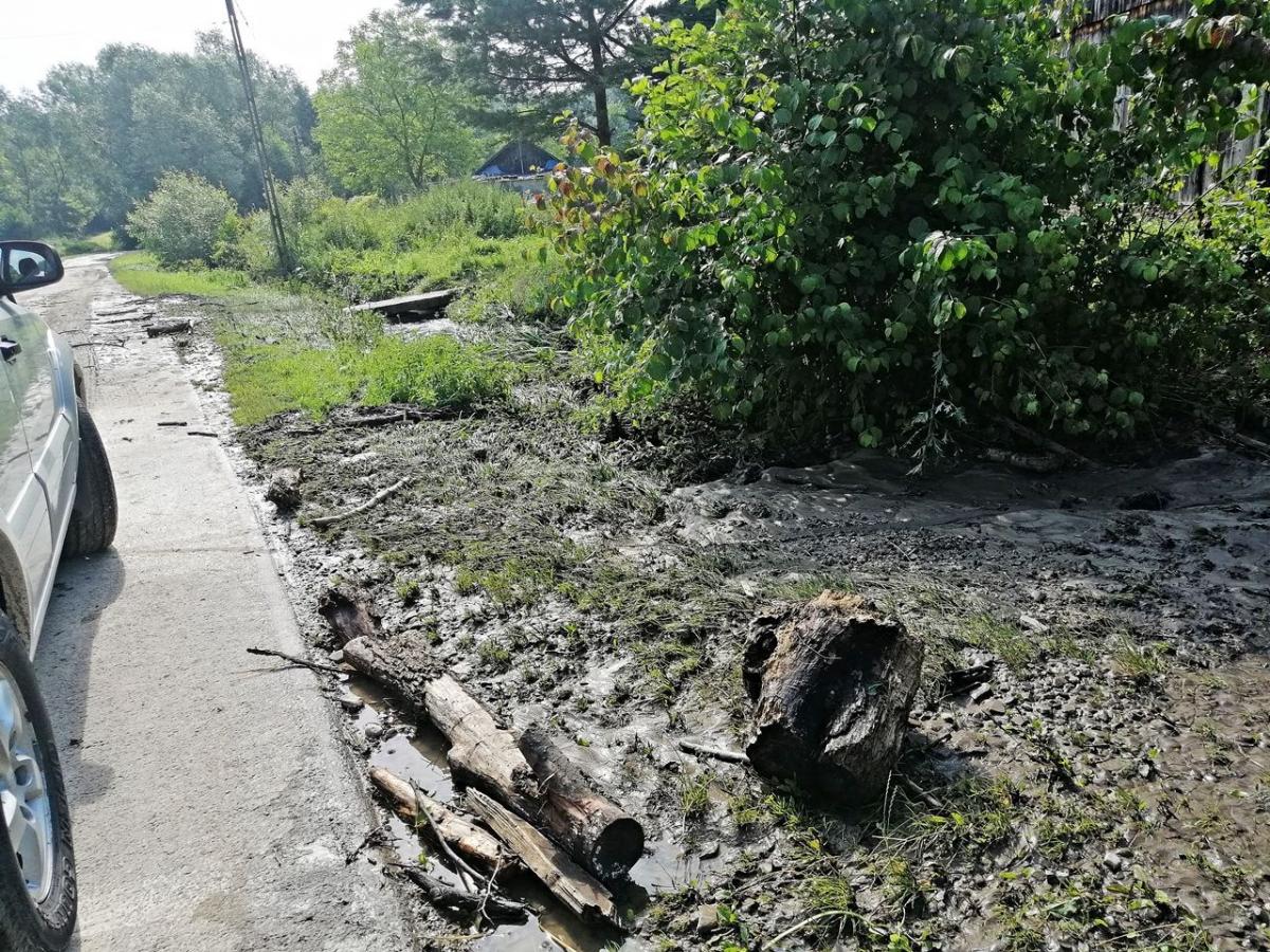 Potoki wyszły z brzegów. Kilka gospodarstw zniszczonych [ZDJĘCIA]