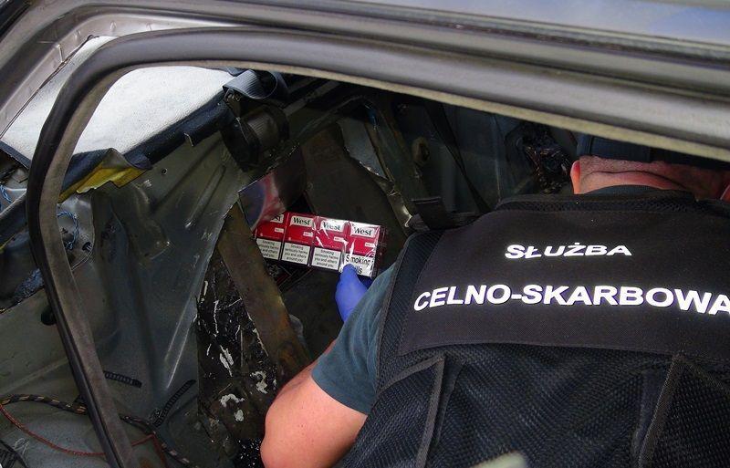 W baku przemycał papierosy. W Budomierzu celnicy znają już te „numery”