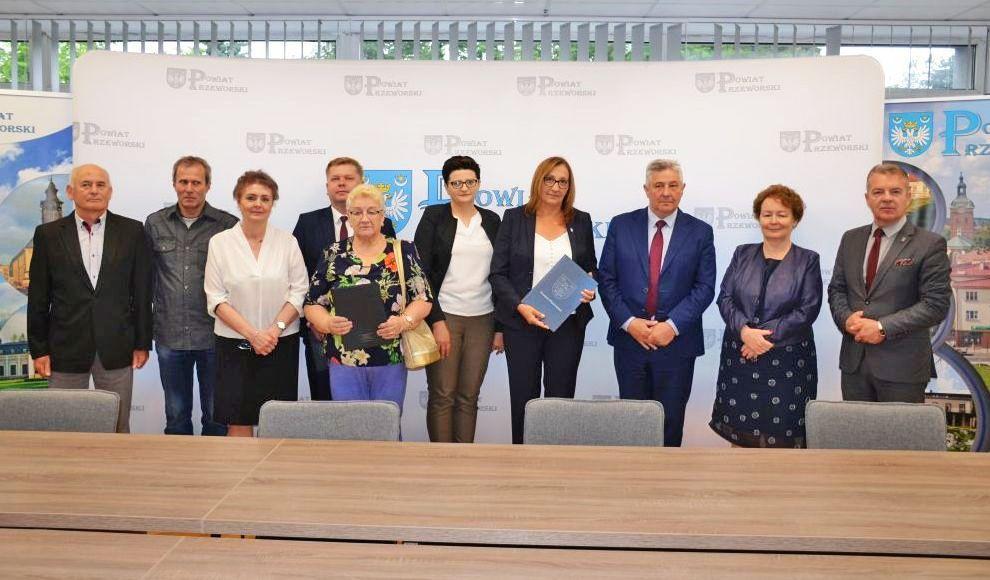 Kupią trzy samochody dostosowane do przewozu niepełnosprawnych