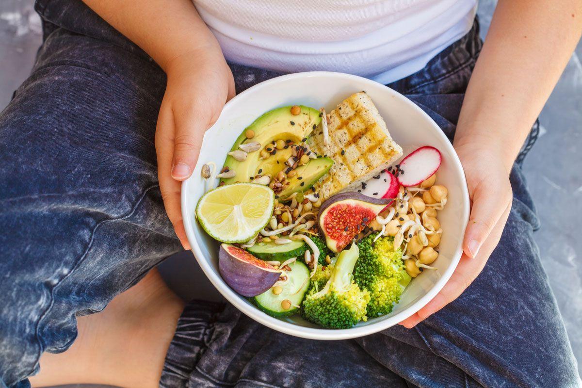 Buddha bowl – kolorowa miska mocy, zdrowia i obfitości
