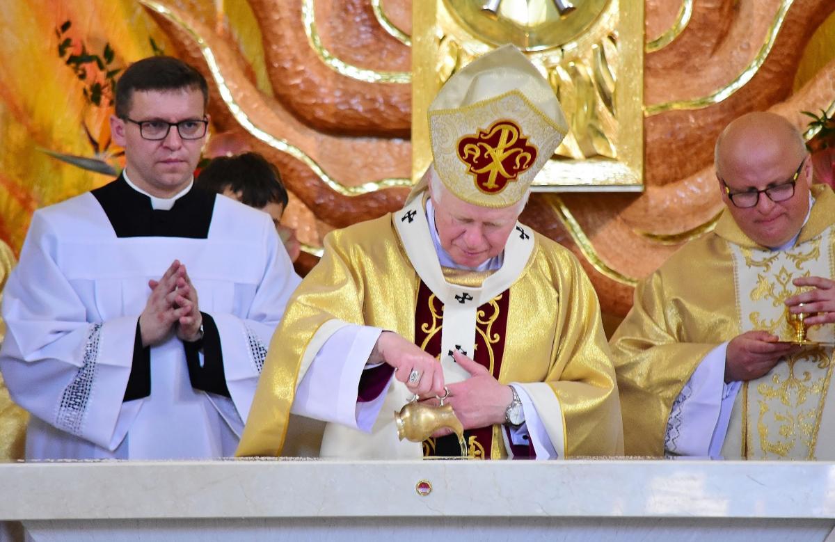 Najmłodsza parafia ma konsekrowany kościół 