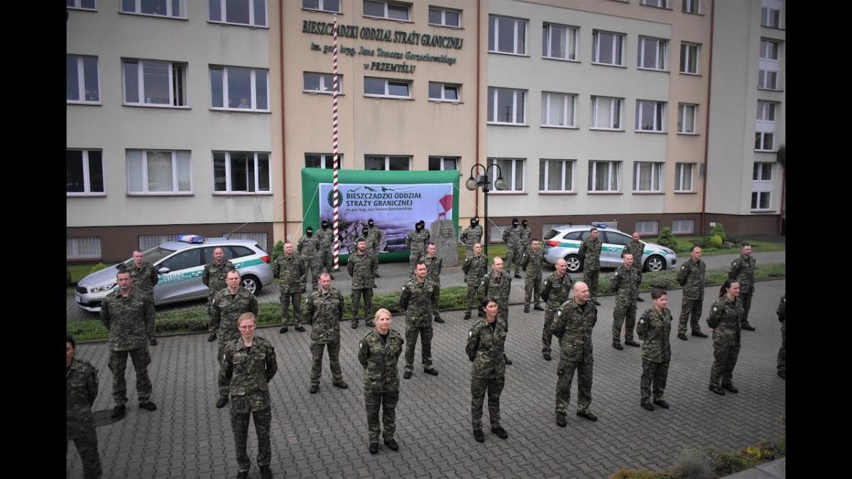 Strażnicy graniczni podjęli wyzwanie! Pompowali dla dzieci [WIDEO]
