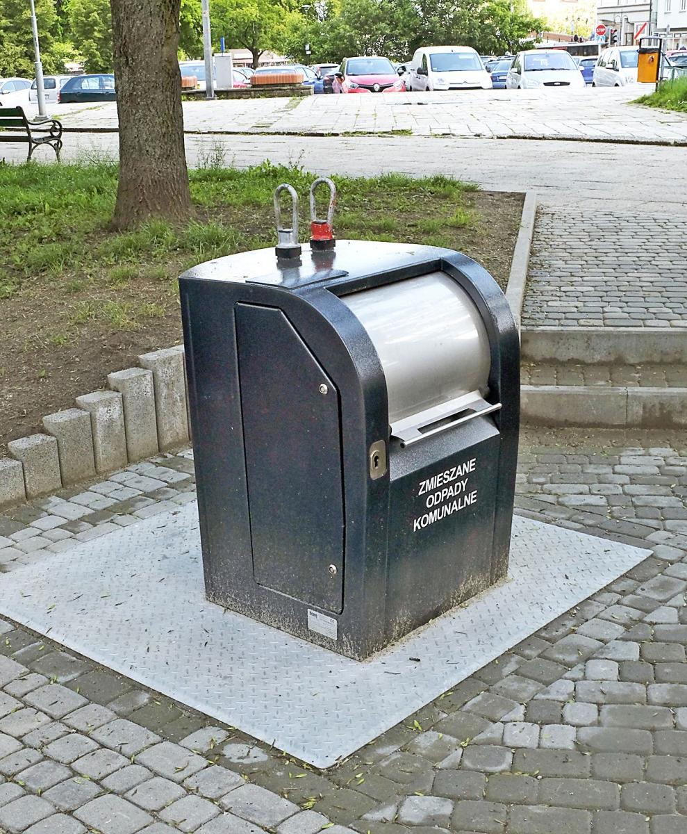 Pierwszy w mieście podziemny śmietnik