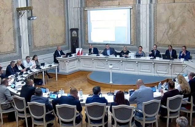 Prezydent Bakun stracił większość