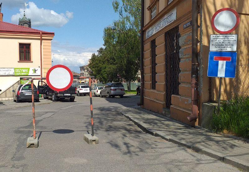 Kolejna zmiana organizacji ruchu na Rynku [ZDJĘCIA]