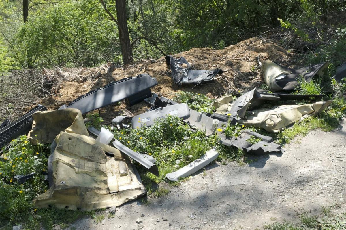Okiem czepialskiego: ślady barbarzyńców, którzy za nic mają przyrodę