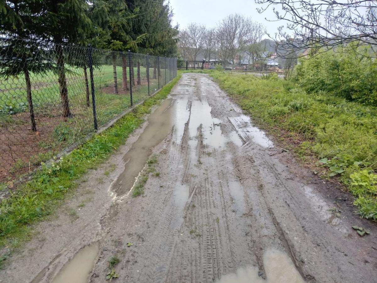 Mieszkańcy Wyszatyc na remont drogi muszą poczekać