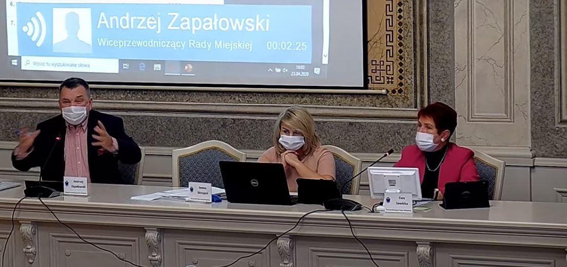 Większa pomoc dla przedsiębiorców. Poziom obrad żenujący