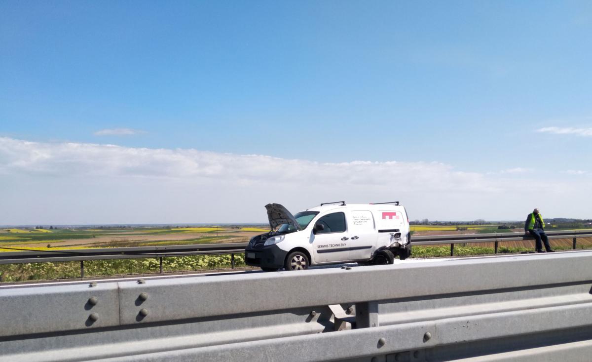 Niefortunna zmiana pasa doprowadziła do kolizji [ZDJĘCIA]