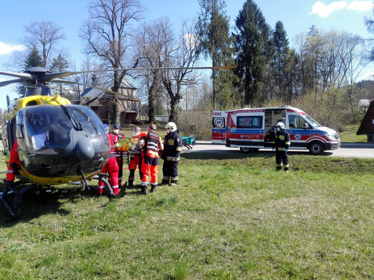 Pacjentka z udarem. Wezwano helikopter [WIDEO, ZDJĘCIA]