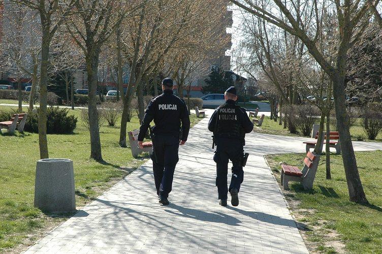 Złamał kwarantannę, awanturował się w sklepie