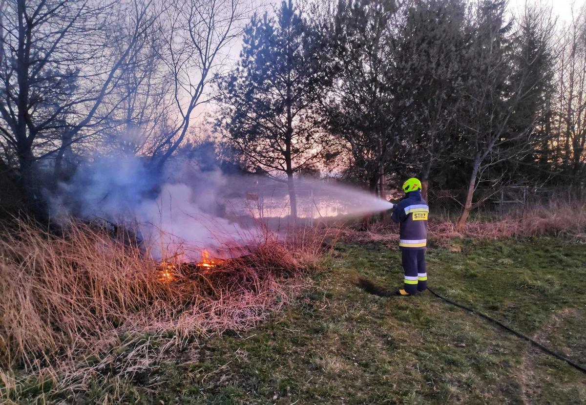 Pomyśl, zanim podpalisz! Strażacy są potrzebni w walce z epidemią
