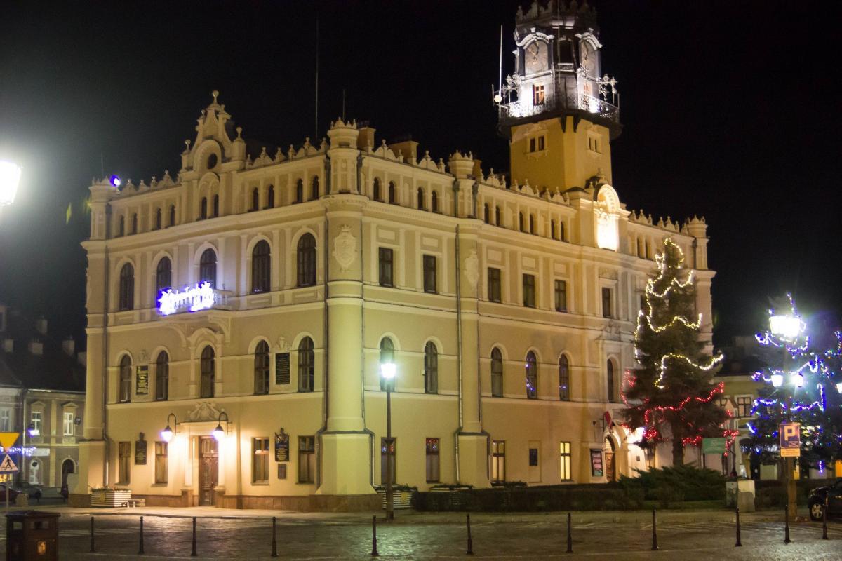 Zgasła iluminacja ratusza 