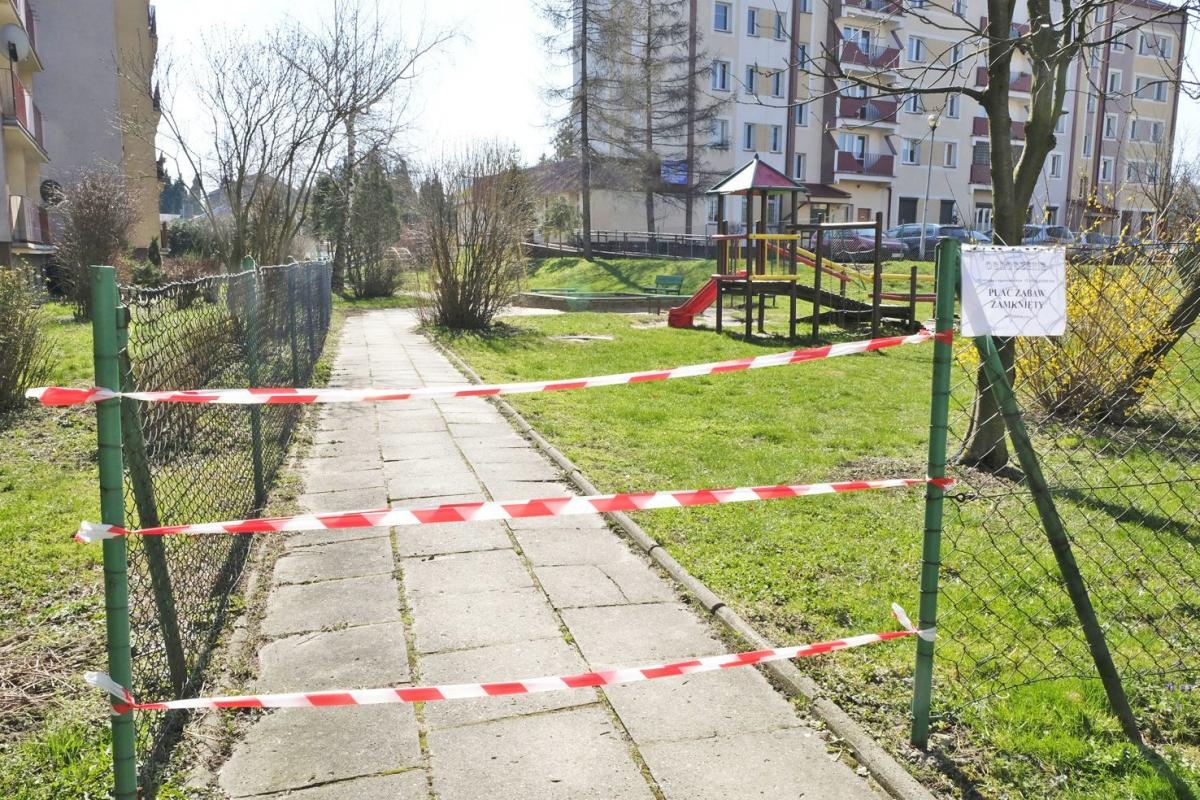 Przypominamy! Place zabaw, parki, plenerowe siłownie zamknięte!
