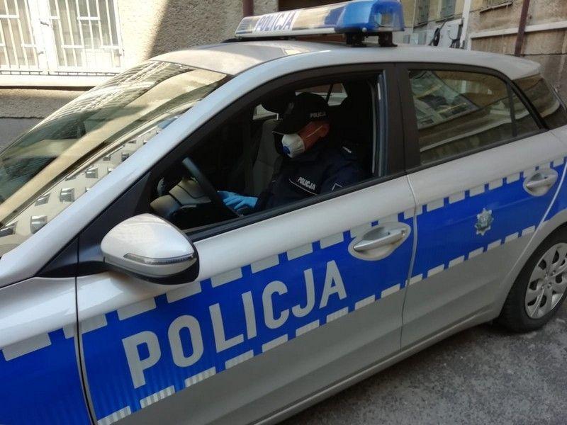 18-latek wjechał w mur. W aucie 5 osób zorganizowało sobie spotkanie