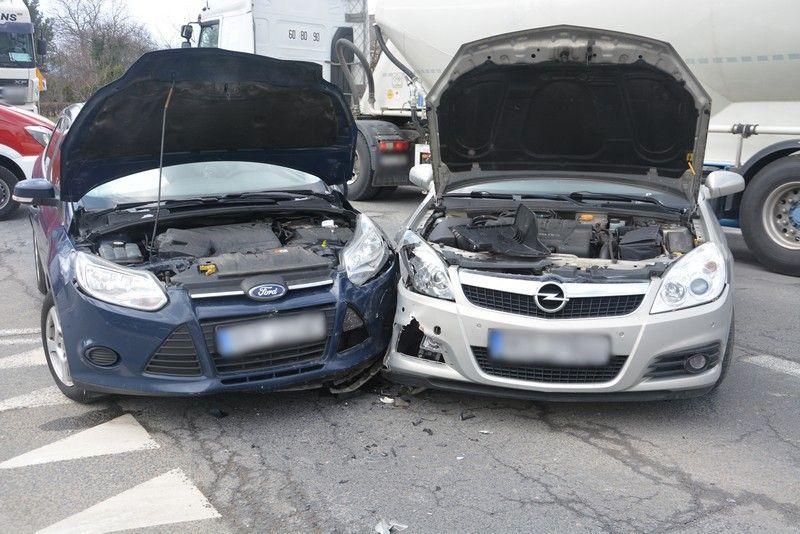 Młodzian przeszarżował w Łężanach. Wypadek na skrzyżowaniu
