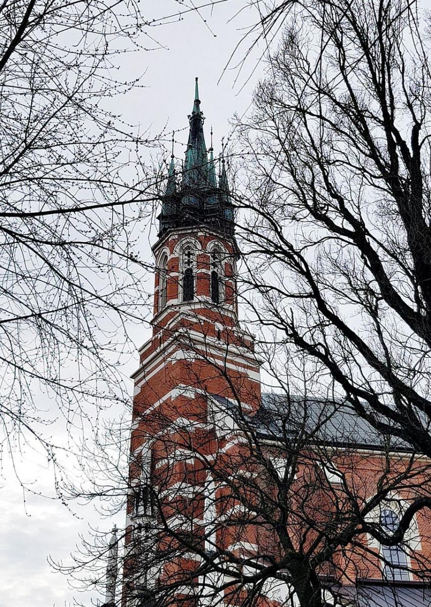 Chcą zrekonstruować krzyż na szczycie kościoła Salezjanów
