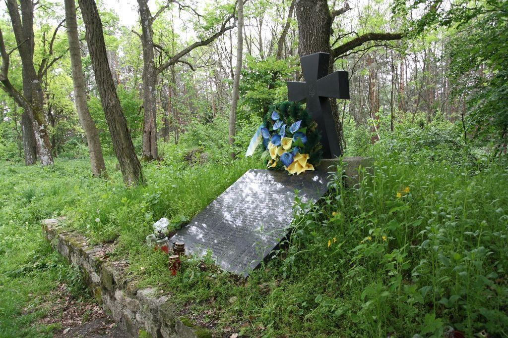 Wojewoda podkarpacki chce wpisać mogiłę na Monastyrzu do rejestru grobów i cmentarzy wojennych
