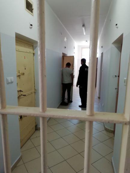 Włamali się do piwnicy, są w rękach policji
