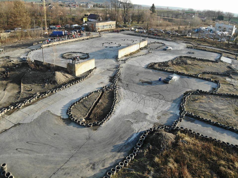 Czy tor na terenie Elbudu jest legalny?