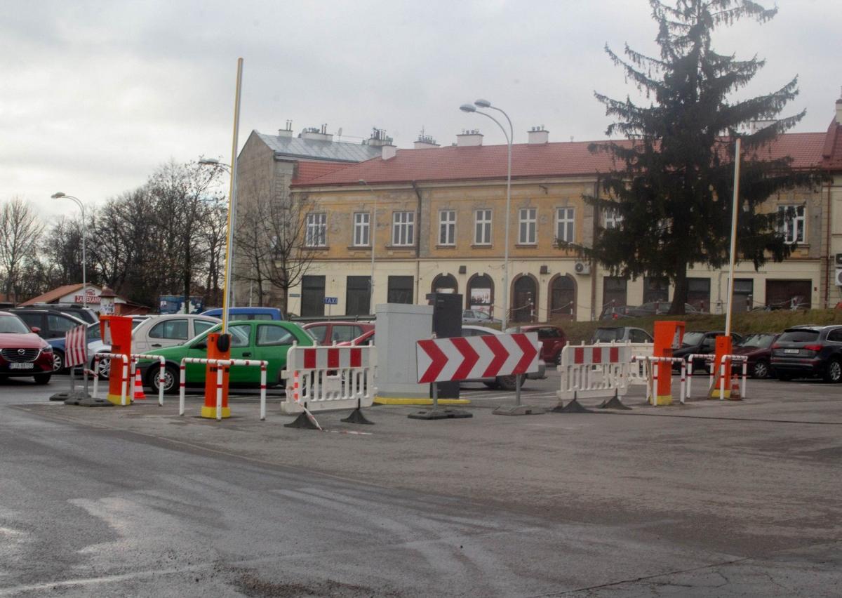 Parkowanie przy dworcu PKP po nowemu