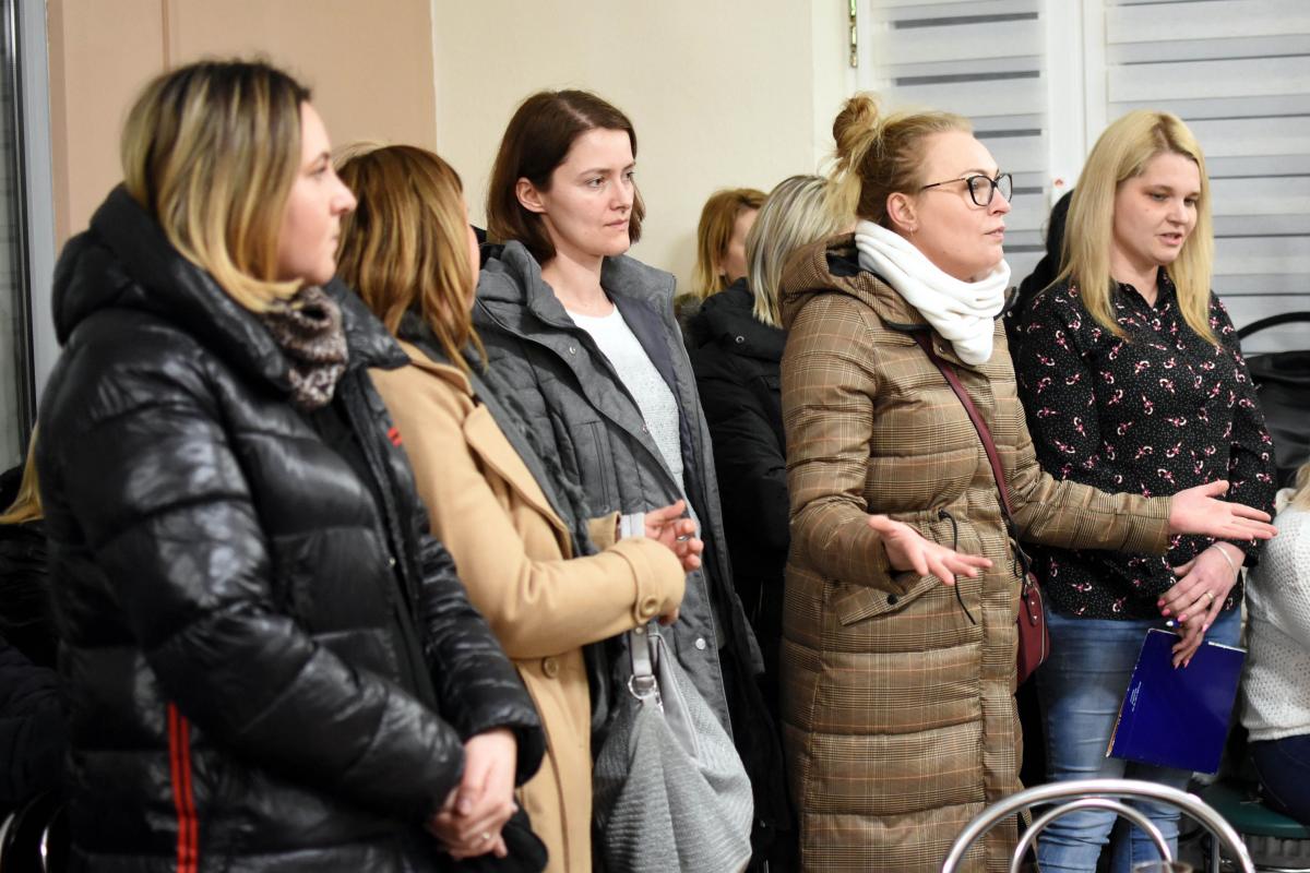 – Co będzie z naszą szkołą? – pytają rodzice