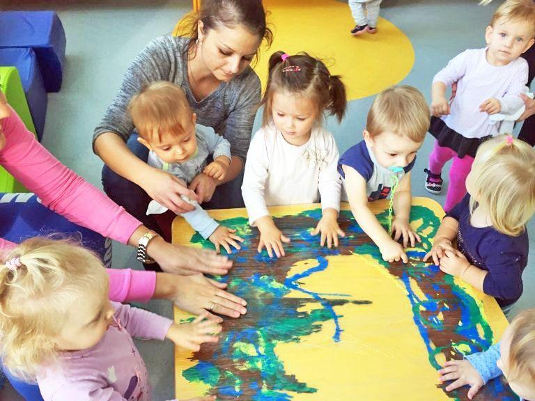 Uwaga rodzice! Dziś ruszają zapisy do szkół, żłobków i przedszkoli