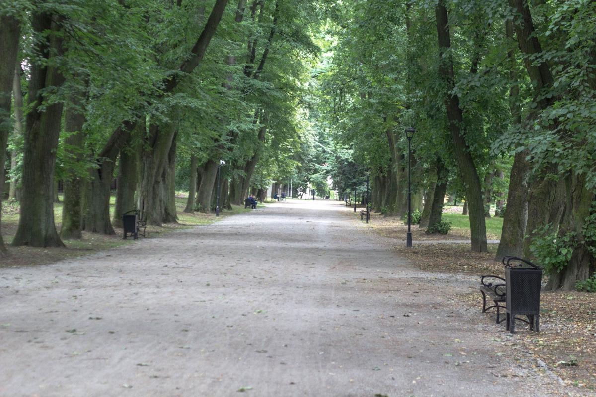 Cmentarz i dwa parki zamknięte do odwołania