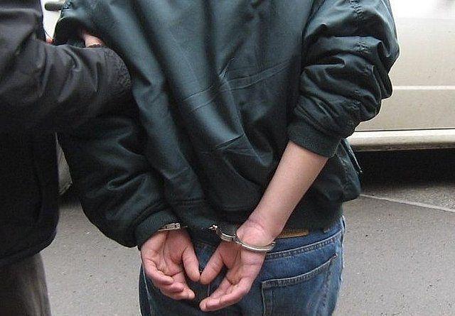 Trzeźwy na środku drogi. 22-latek znieważył przemyskich policjantów