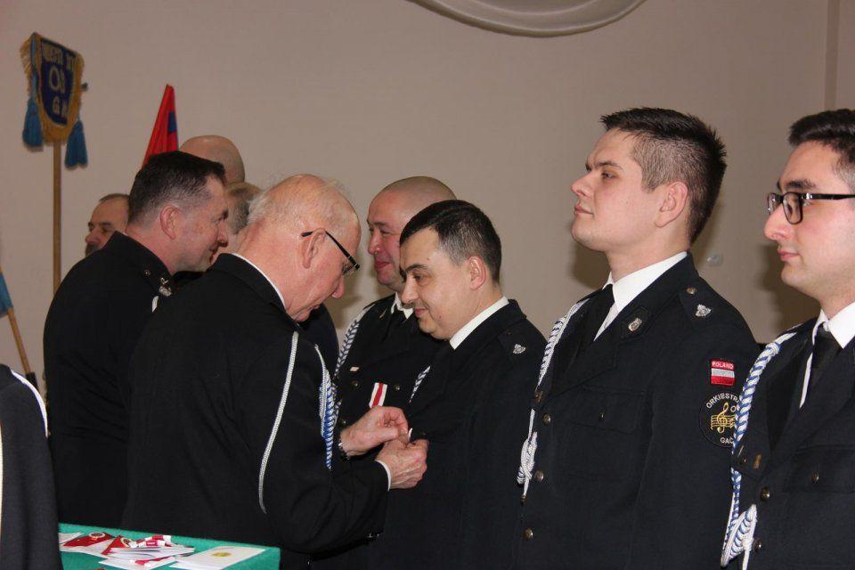 Odsłonili tablicę i wręczyli medale. Walne zgromadzenie OSP