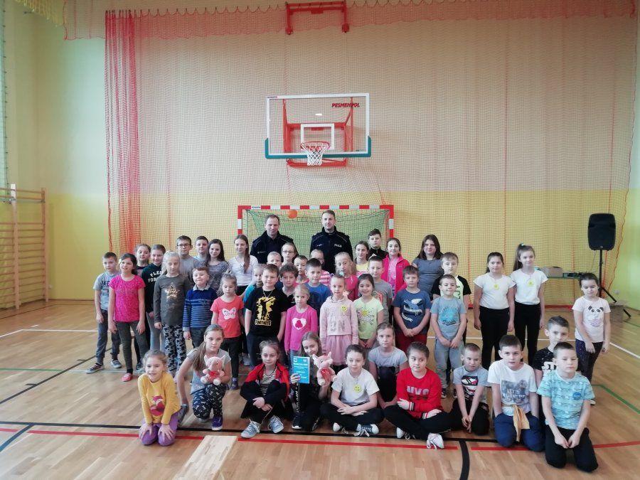 Policjanci u maluchów