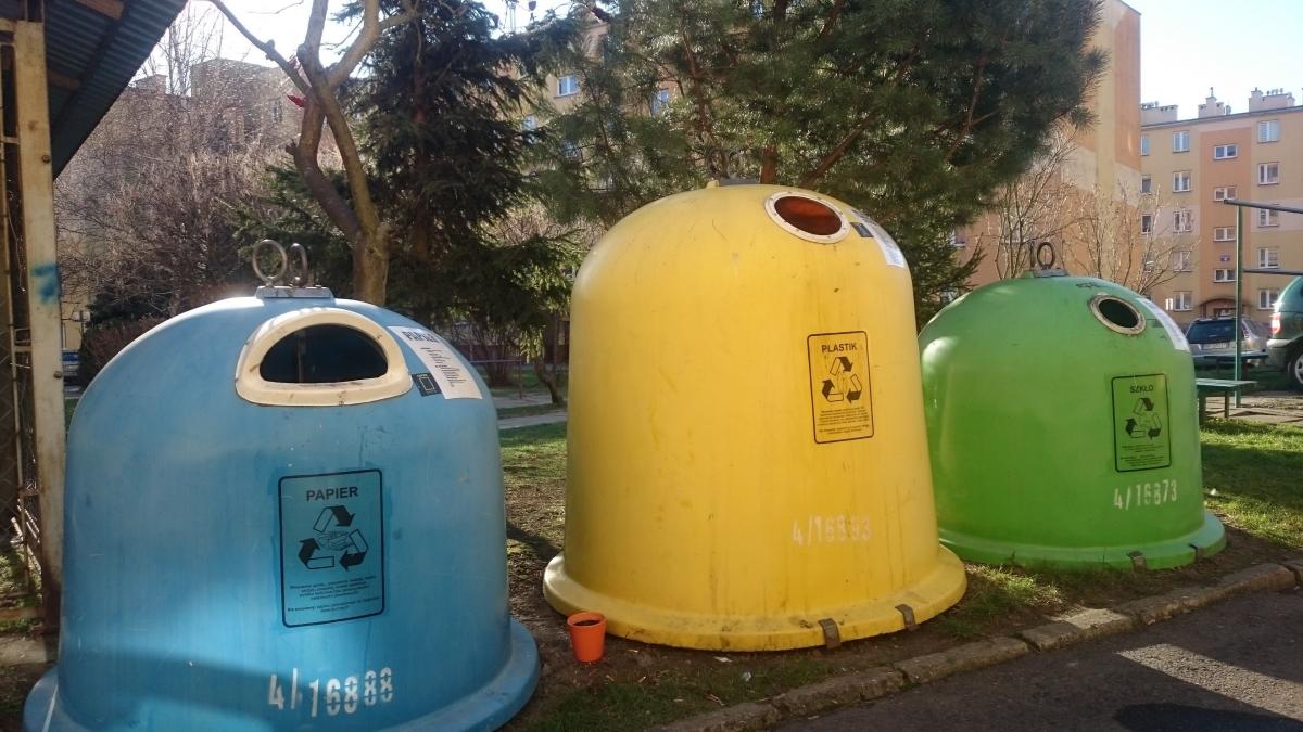 Zamieszanie z opłatami za śmieci