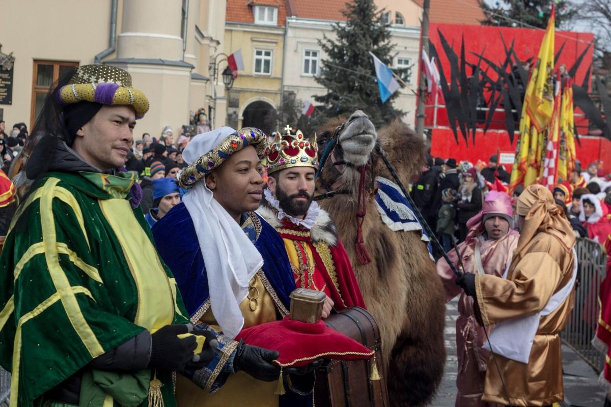 Przeszedł najstarszy Orszak Trzech Króli na Podkarpaciu [ZDJĘCIA]