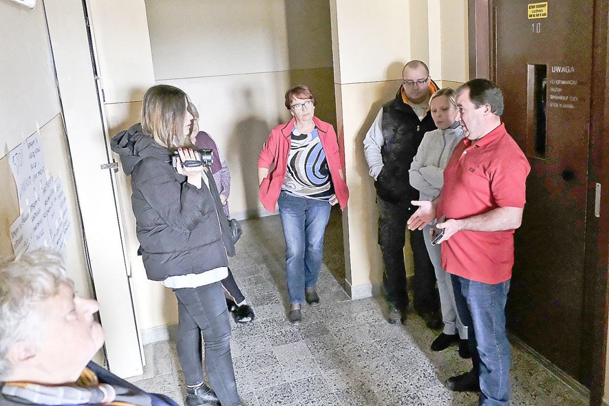 Uciążliwy lokator z dziewiątego piętra
