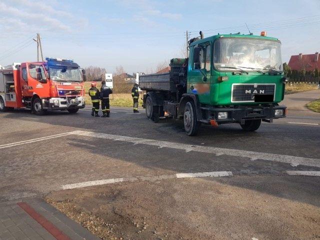 82-letni rowerzysta wjechał pod ciężarówkę