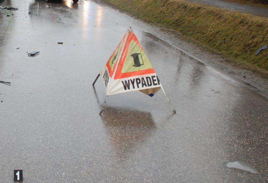 Czołowe zderzenie. Jedna osoba zginęła, cztery zostały ranne