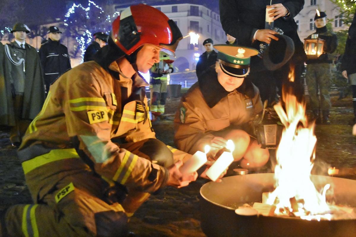 Betlejemskie Światło Pokoju dotarło do Przemyśla [ZDJĘCIA]