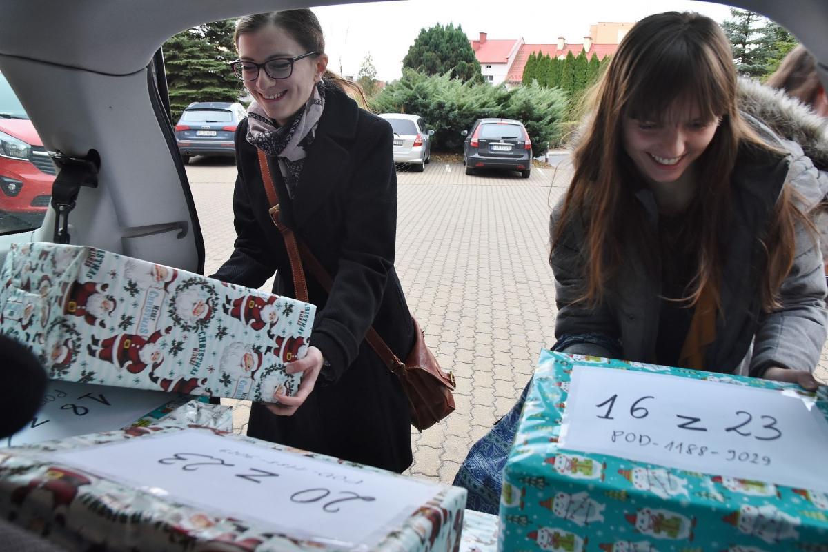 Blacha na dach w paczce na święta [ZDJĘCIA]