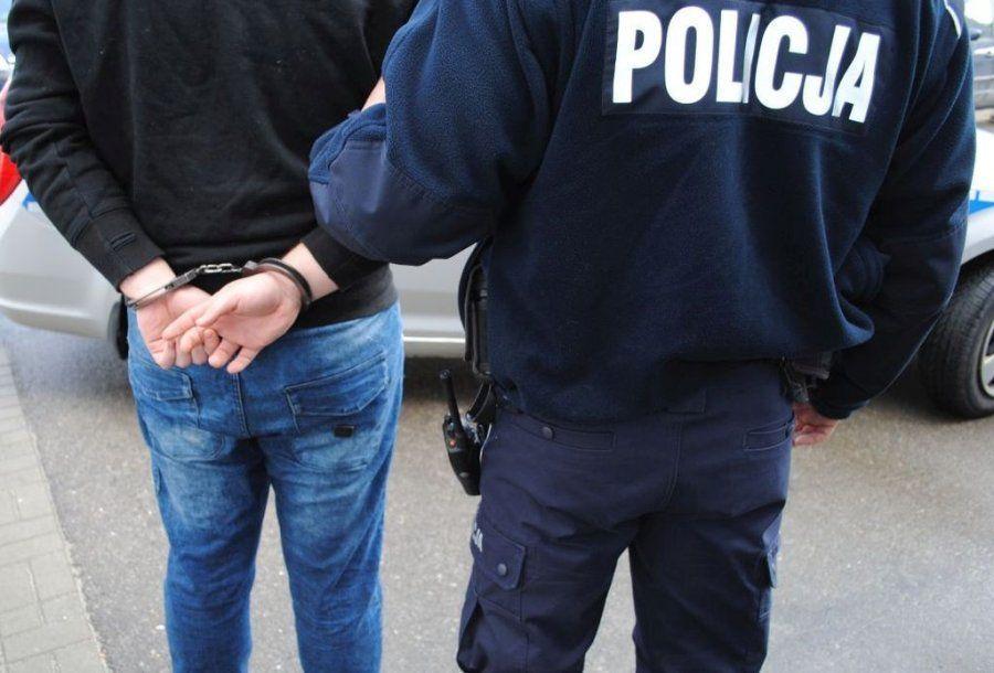 Groził, że zabije ekspedientkę, a potem stawiał się policjantom