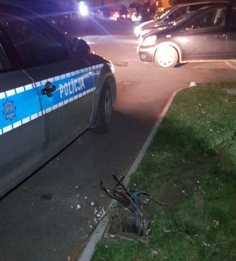 Pijany wjechał w latarnię