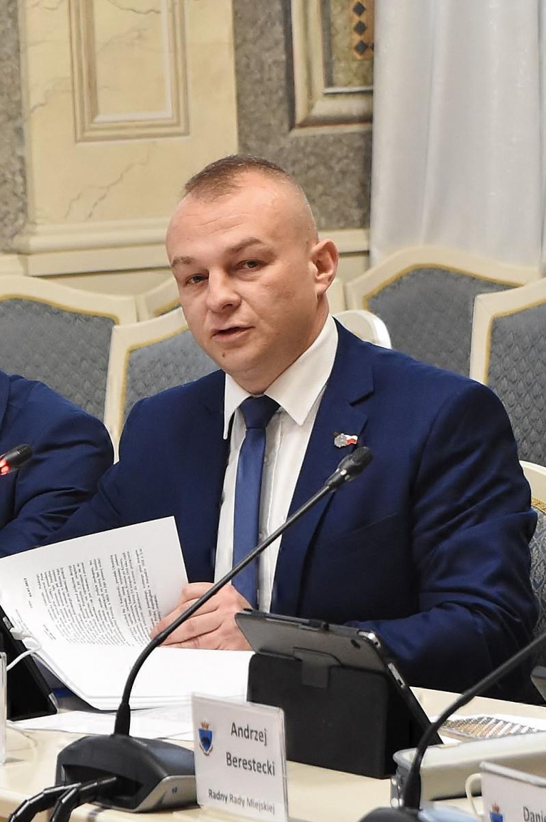 6 głosów wystarczyło. Bp Kocyłowski nie ma już ulicy