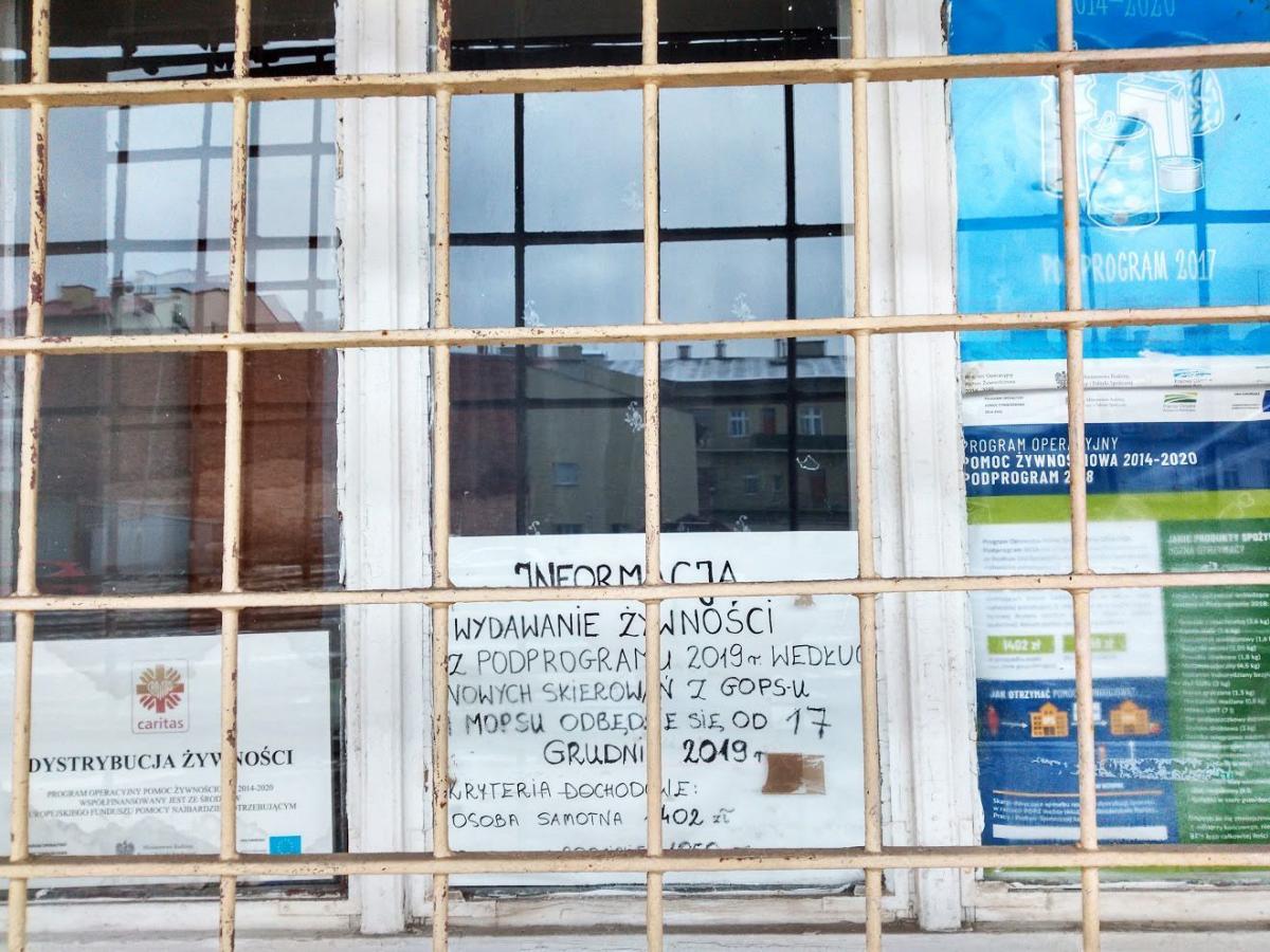 Żywność czeka na potrzebujących z powiatu. Ale tylko w Przemyślu