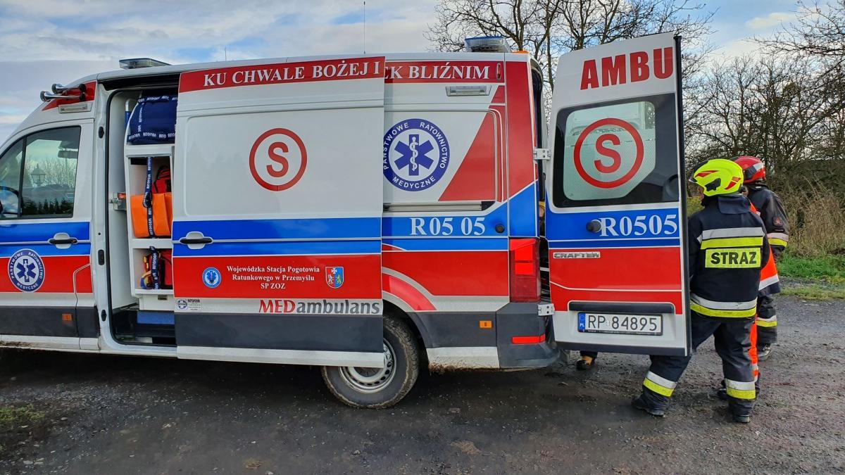W Buszkowiczkach mężczyznę przygniótł samochód [ZDJĘCIA]