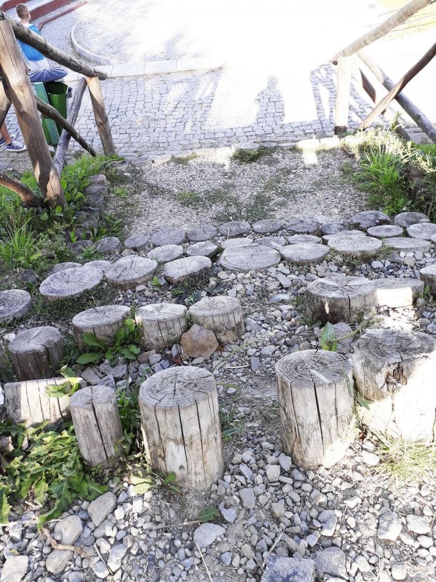 [Sygnały Czytelników:] Schodki na Zniesieniu do poprawki