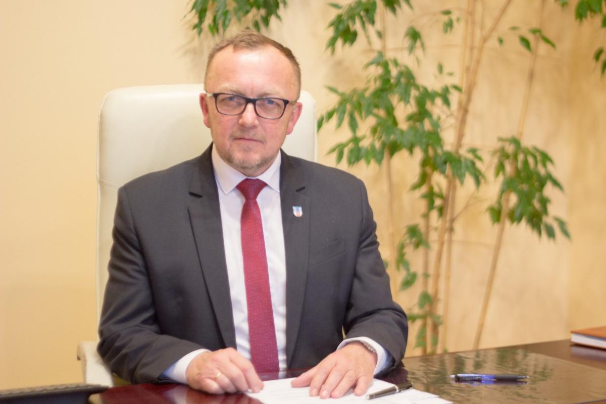 Pszczelarstwo, wędkowanie i dobra książka. Nowy starosta o swoich pasjach i pomysłach na rozwój powiatu