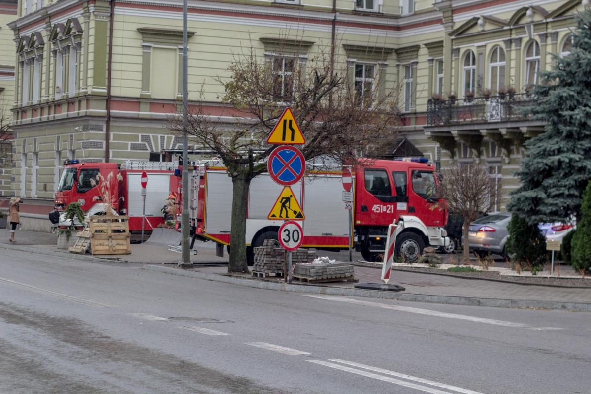 Alarm bombowy w starostwie. Urzędnicy otrzymali anonim zawierający drastyczne treści