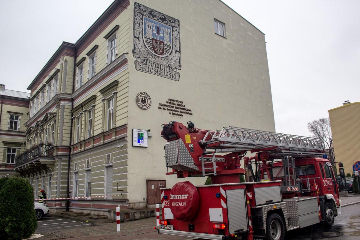 Alarm bombowy! Starostwo ewakuowane [ZDJĘCIA]