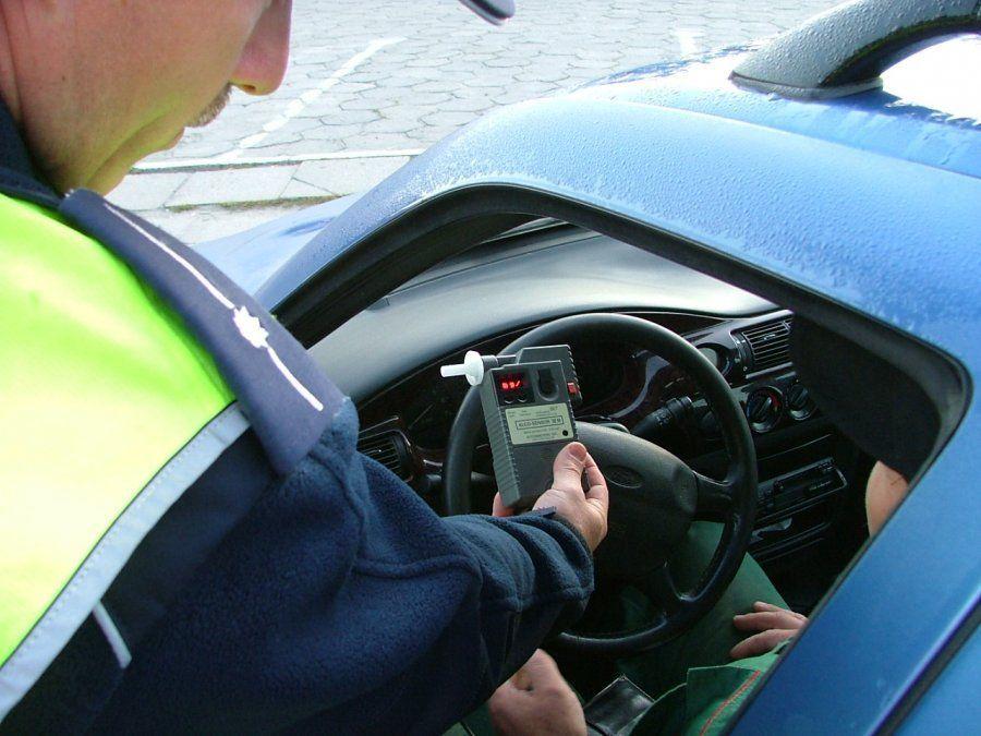 Policjant po służbie zatrzymał pijanego kierowcę