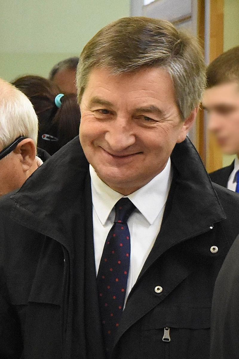 Oni zostali posłami. Sam Kuchciński zdobył niemal tyle samo głosów co cała KO